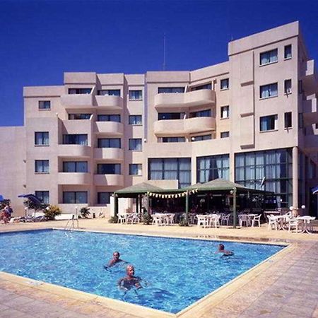 Isaac Aparthotel Pernera Exterior photo