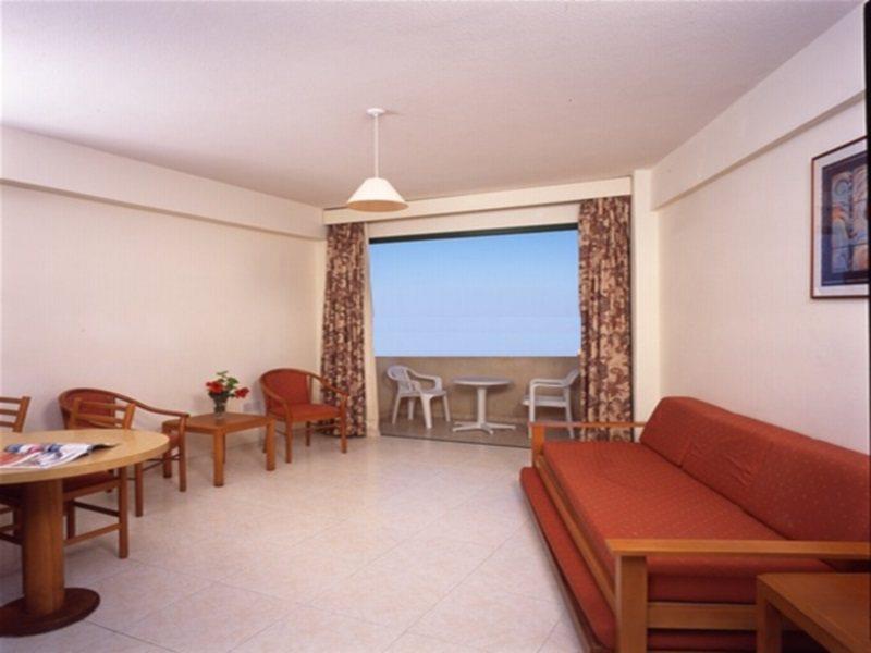 Isaac Aparthotel Pernera Exterior photo